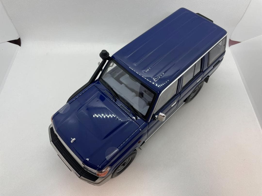 702-024 Almost Real 1/18 トヨタ ランド クルーザー