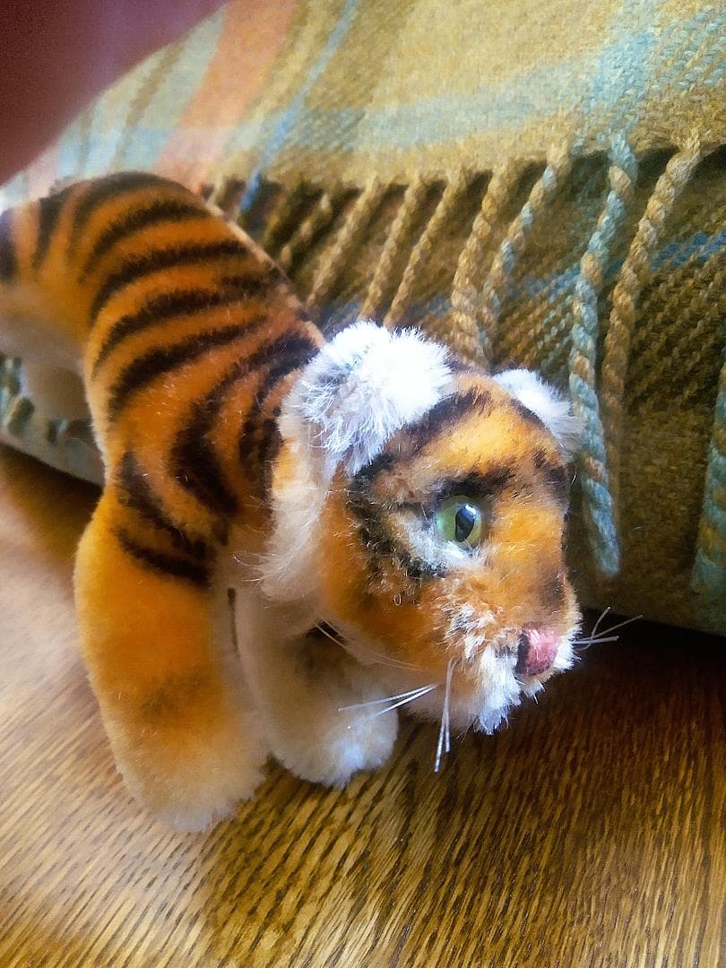 虎　シュタイフ 　きれいなバター色　ヴィンテージ　草原のアニマル　仔虎　タイガー