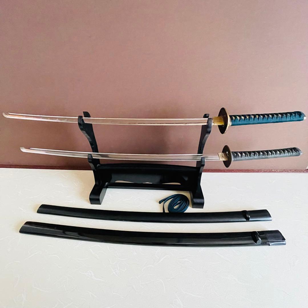 模造刀 日本刀 樋入り刀身　のたれ刃紋 武具 刀剣 刀置き　美品　高級品　w7