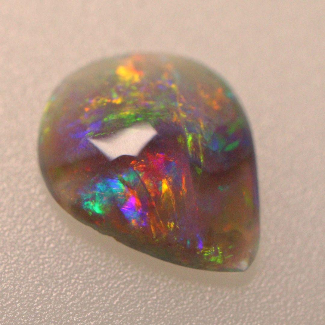 オーストラリア ライトニングリッジ産 ブラックオパール 天然オパール B021