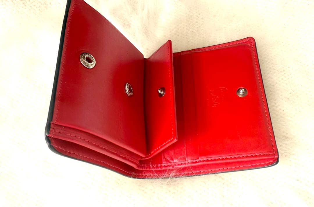 【正規品】クリスチャン・ルブタン★二つ折り財布★ピンク★美品★箱とリボン付き