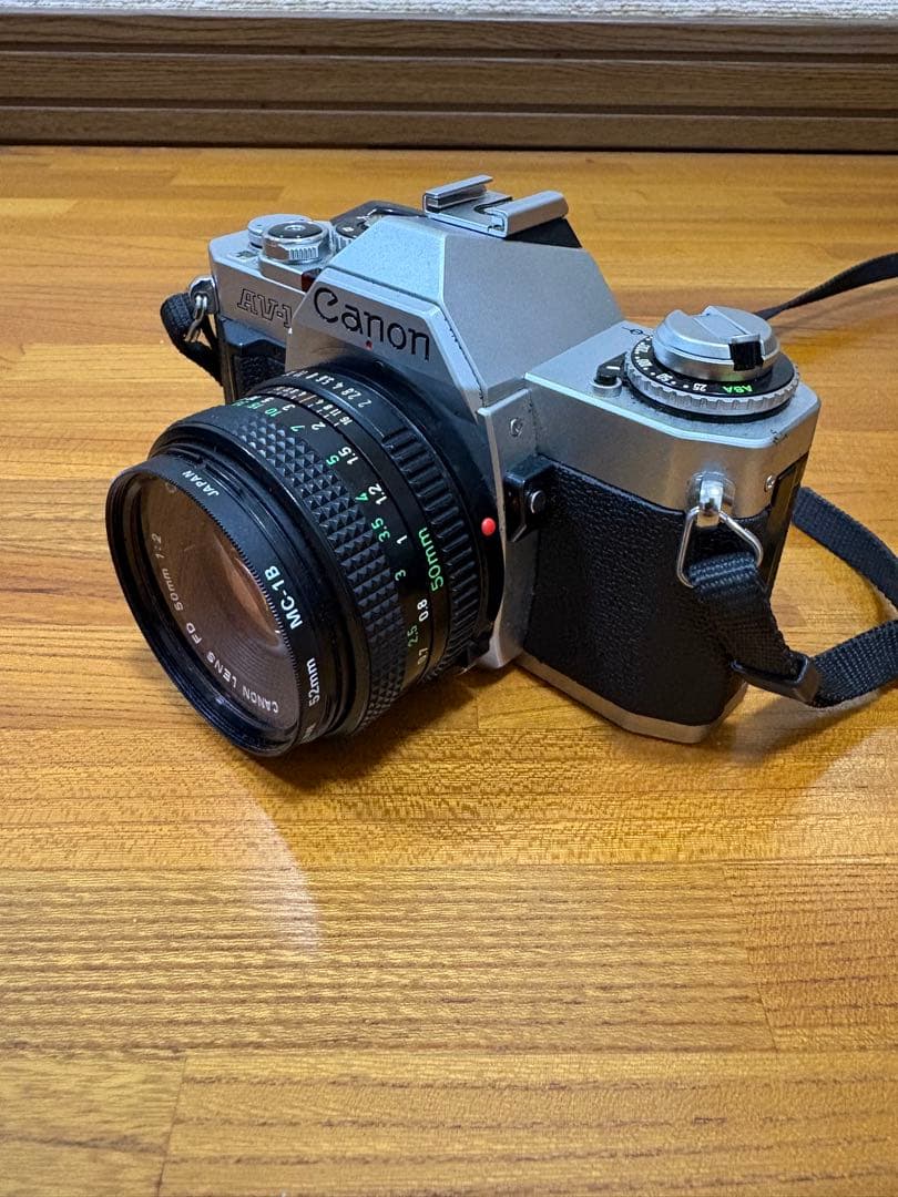 Canon AV-1 一眼レフカメラ フラッシュ付き