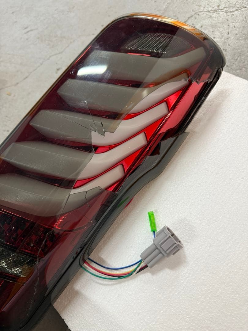 NV350 キャラバン Valenti ヴァレンティ テールランプ