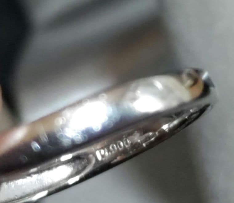 ツツミ　フラワーパヴェダイヤモンドリング