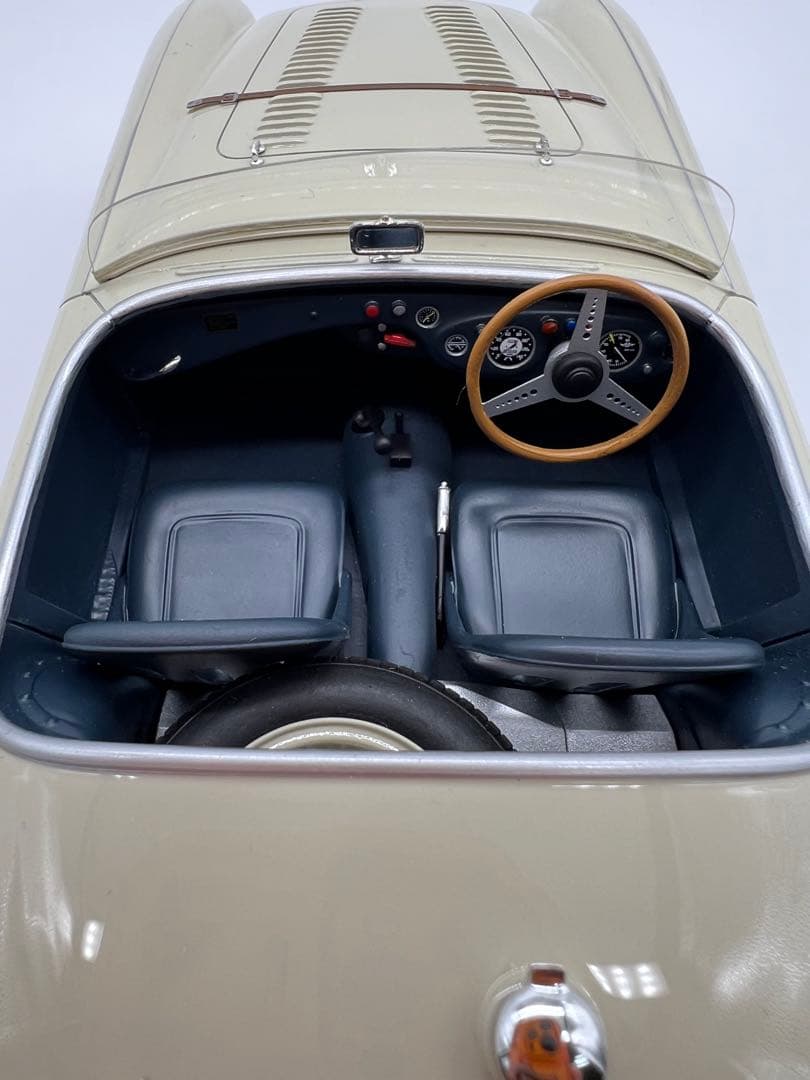 No370 ミニカー1/18箱あり Austin Healey100S 1955