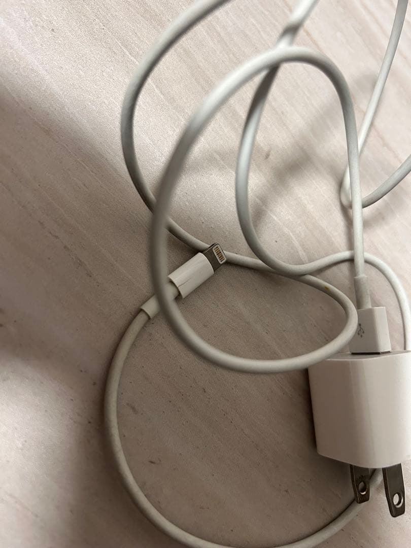 iPhonese 第3世代ブラック64GB　値引き中