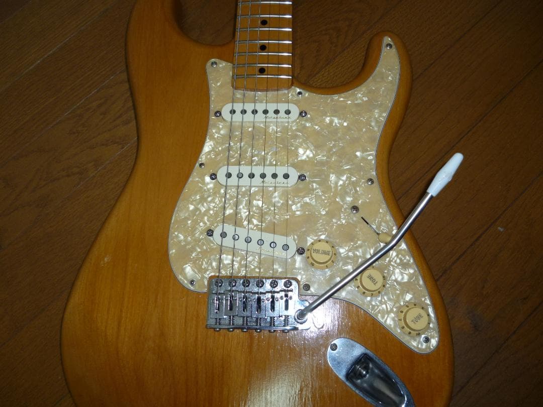 最終値下げ‼️Fender Japan ストラトTシリアル 新品ケース付　美品！