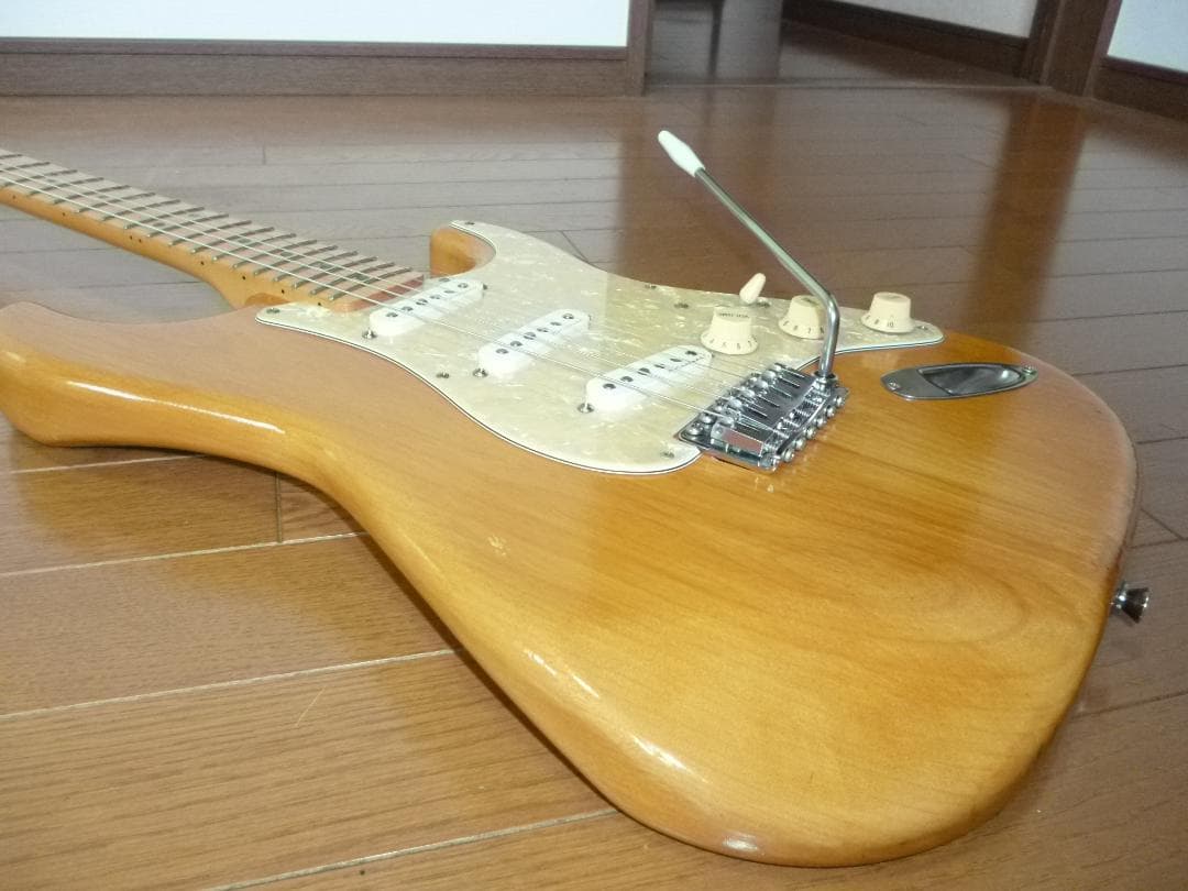 最終値下げ‼️Fender Japan ストラトTシリアル 新品ケース付　美品！