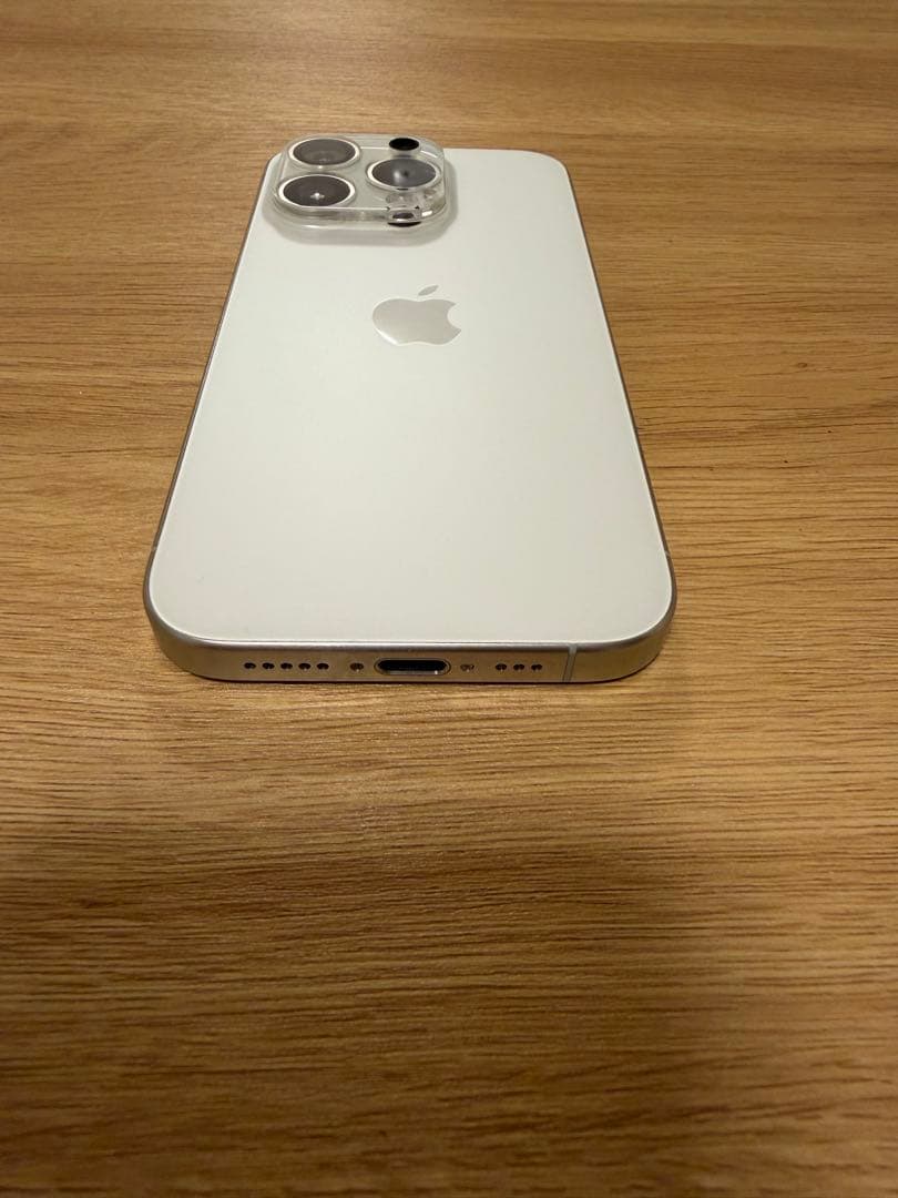 iPhone 15 Proホワイトチタニウム 256GB