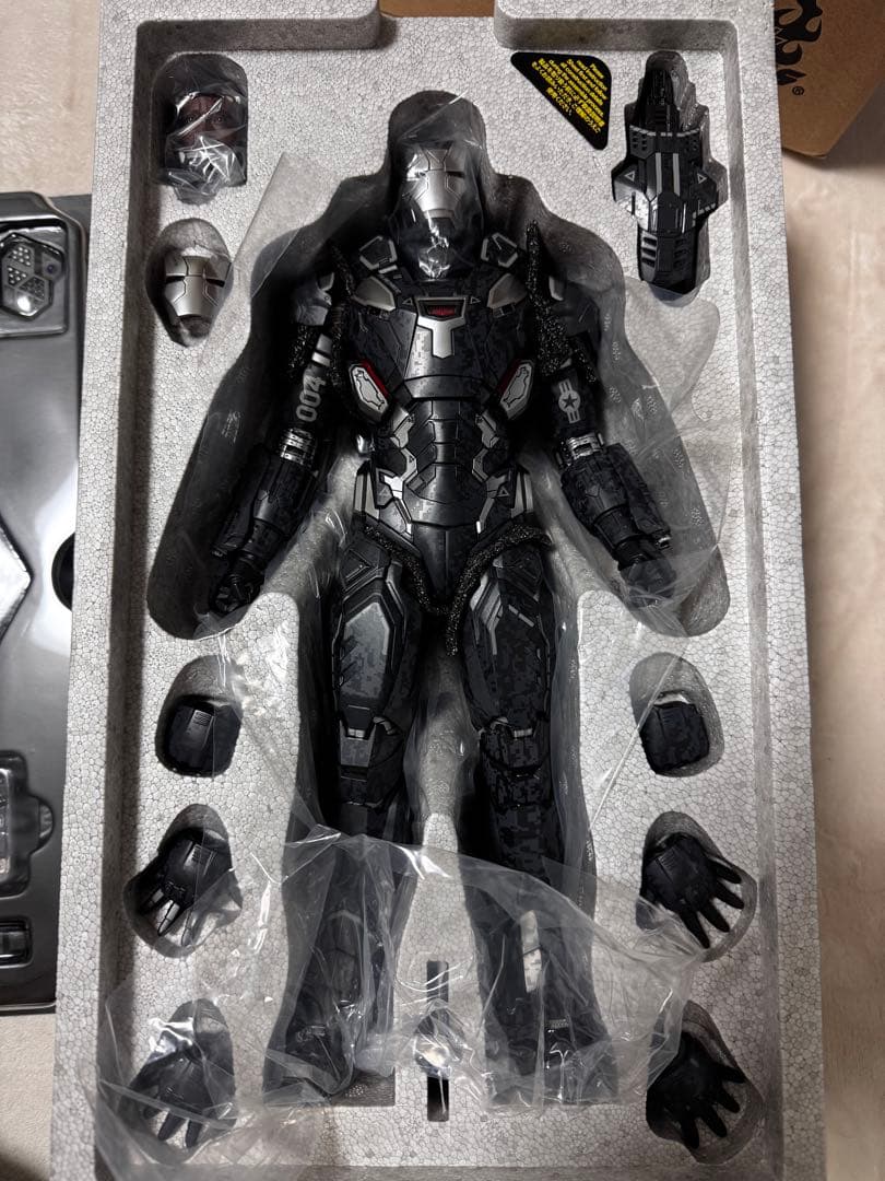 ホットトイズ アベンジャーズ IW ウォーマシン マーク4