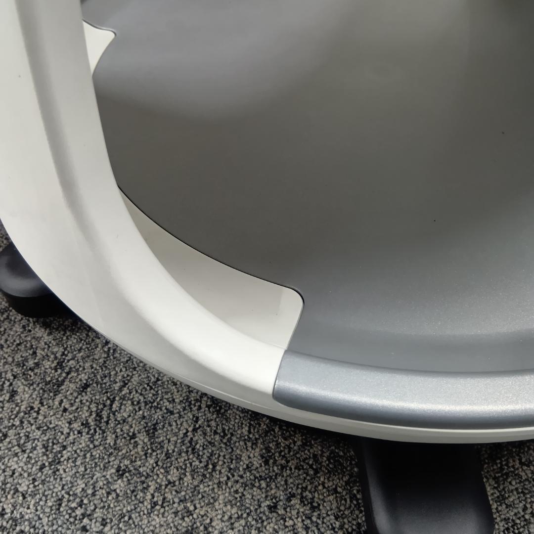 【展示品2025年製】オカムラ　スツール　クレイドル　キャスター付　荷物置き