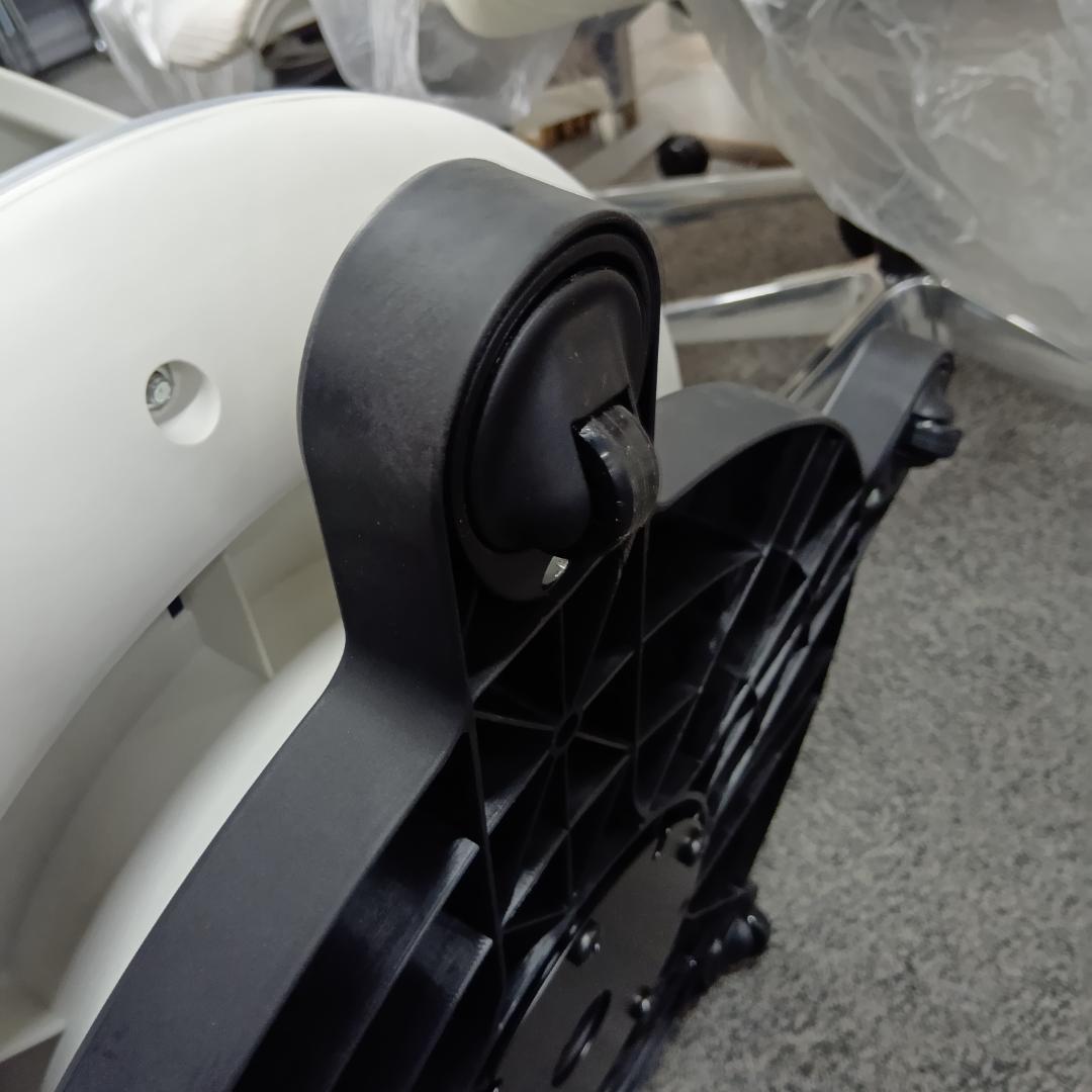 【展示品2025年製】オカムラ　スツール　クレイドル　キャスター付　荷物置き