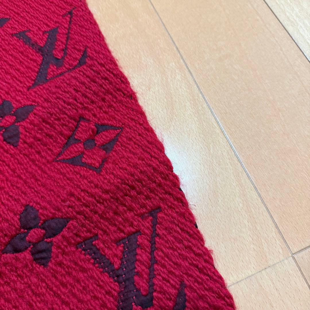LOUIS VUITTON ルイヴィトン マフラー 赤 ロゴ