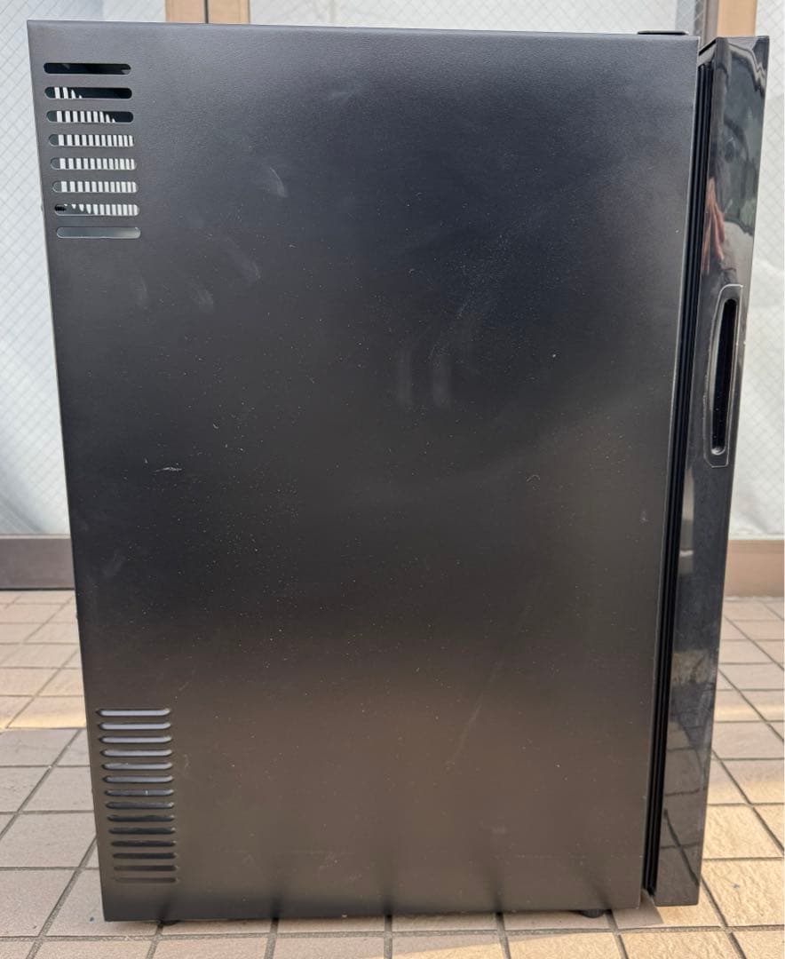 最終値下げ　ワインセラー　２8本　ミラードア　ブラック