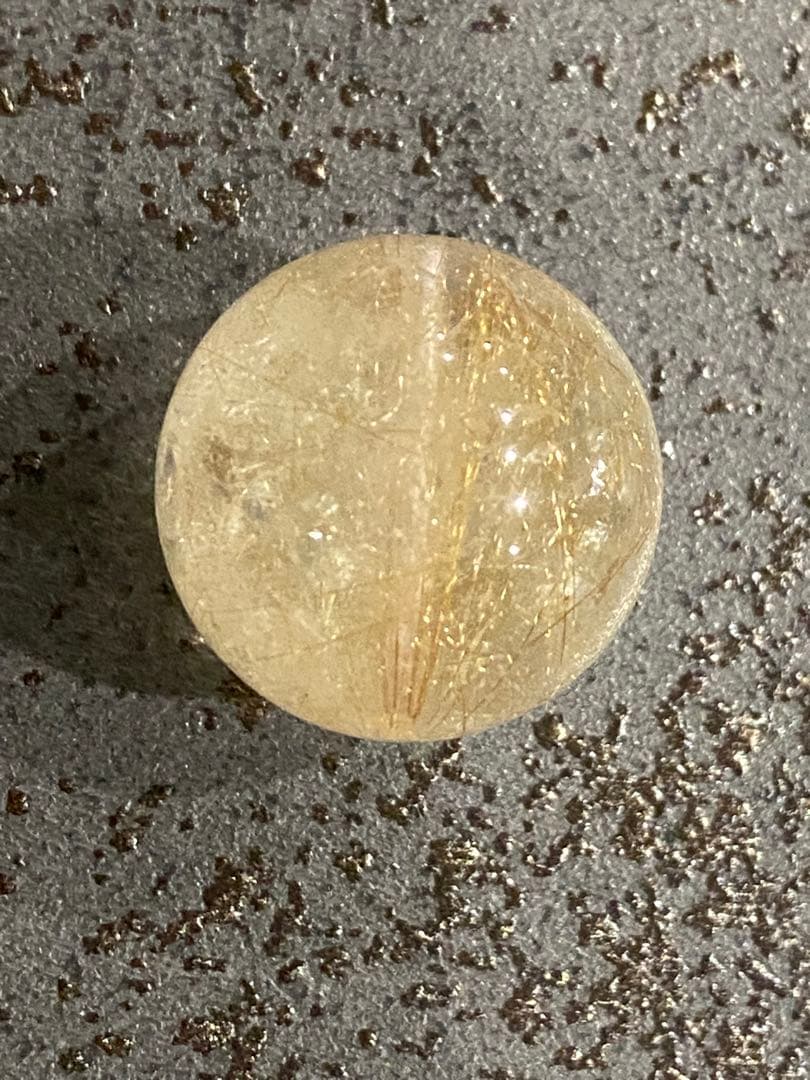 天然石　ゴールドルチルクォーツC22㎜　虹、貫通穴あり