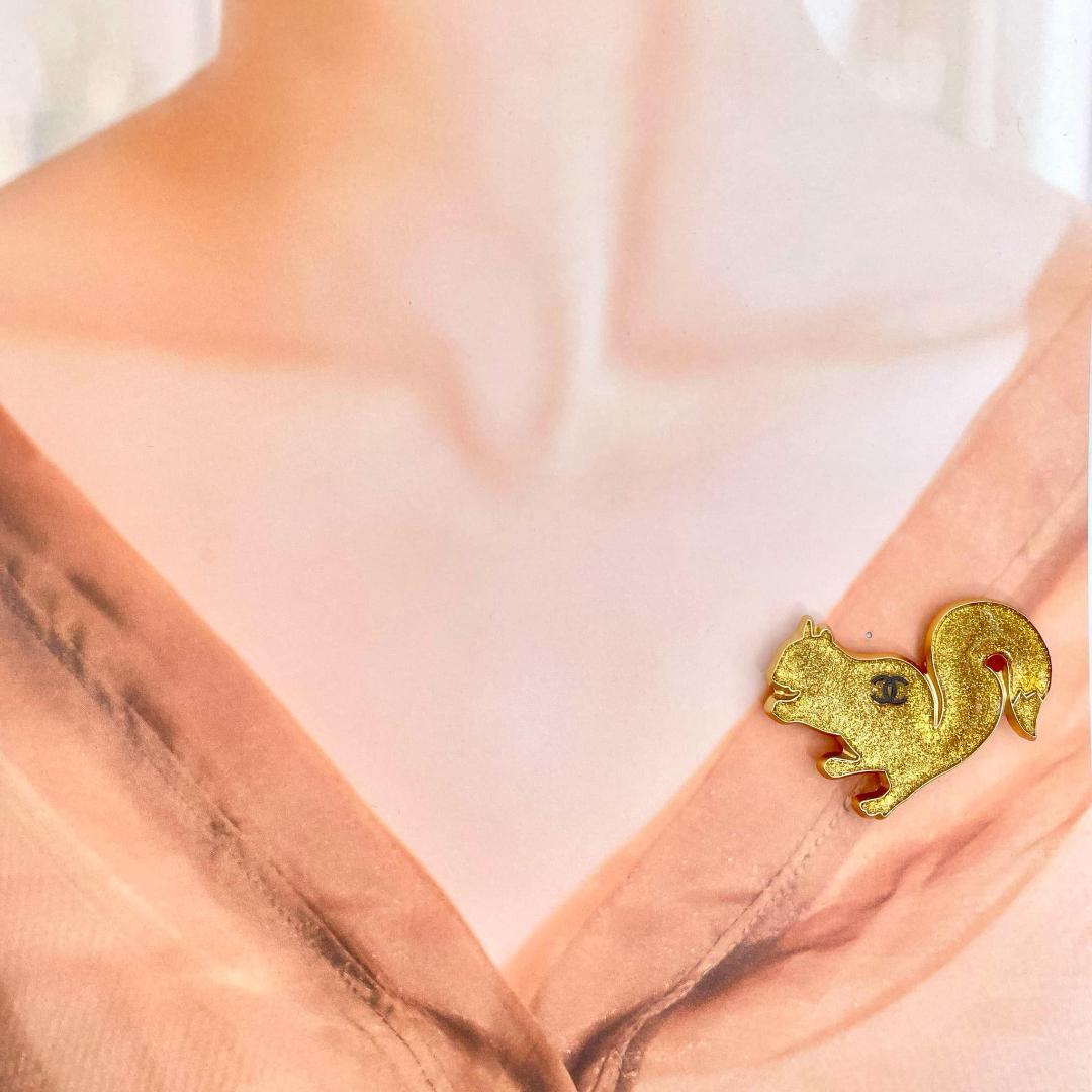 訳あり シャネル ココマーク ブローチ リス エナメル GP ゴールド 05A