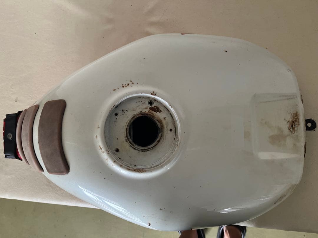 CBR400RR NC23 タンク　凹み無し