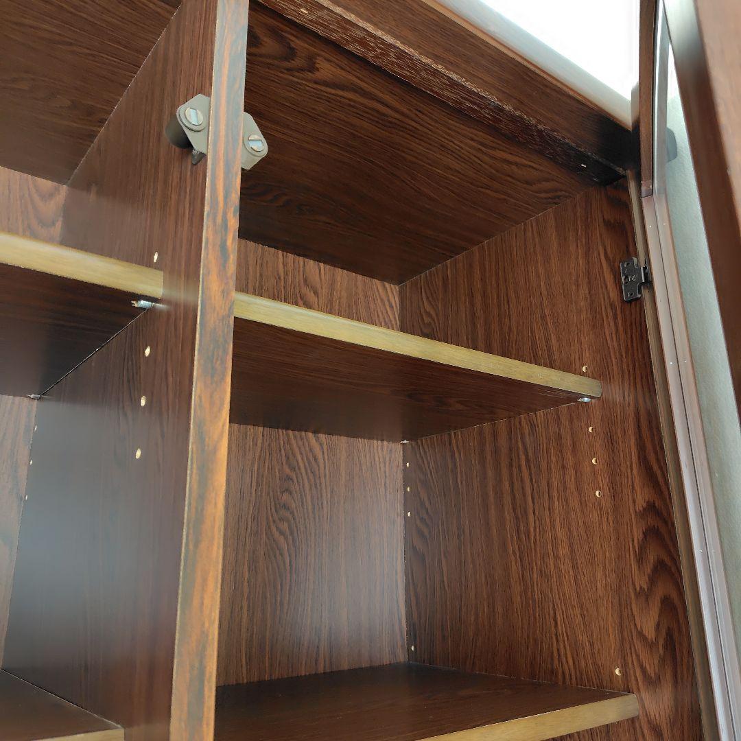 本箱　木製品　引出し　扉　収納量大　棚移動