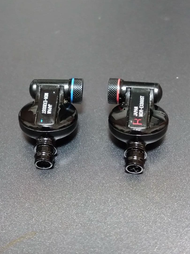 イヤホン SONY MDR-EX800ST