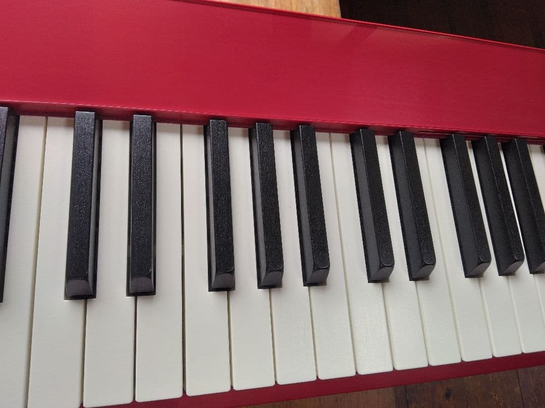 Privia 赤色キーボード