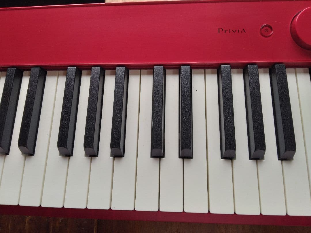 Privia 赤色キーボード