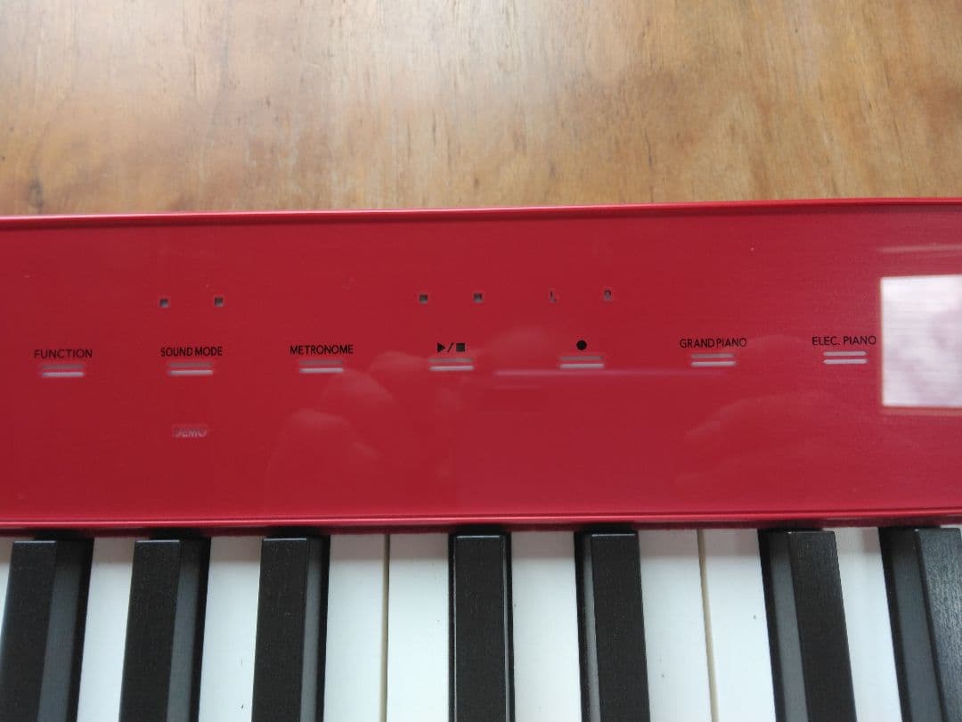 Privia 赤色キーボード