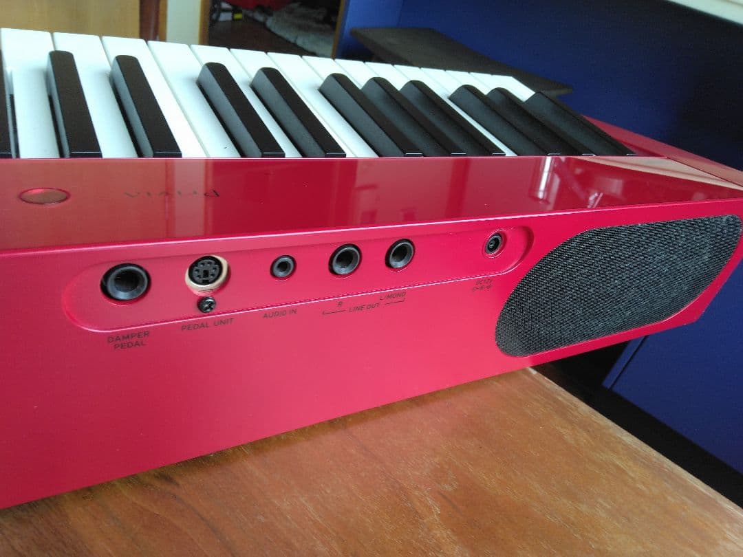 Privia 赤色キーボード