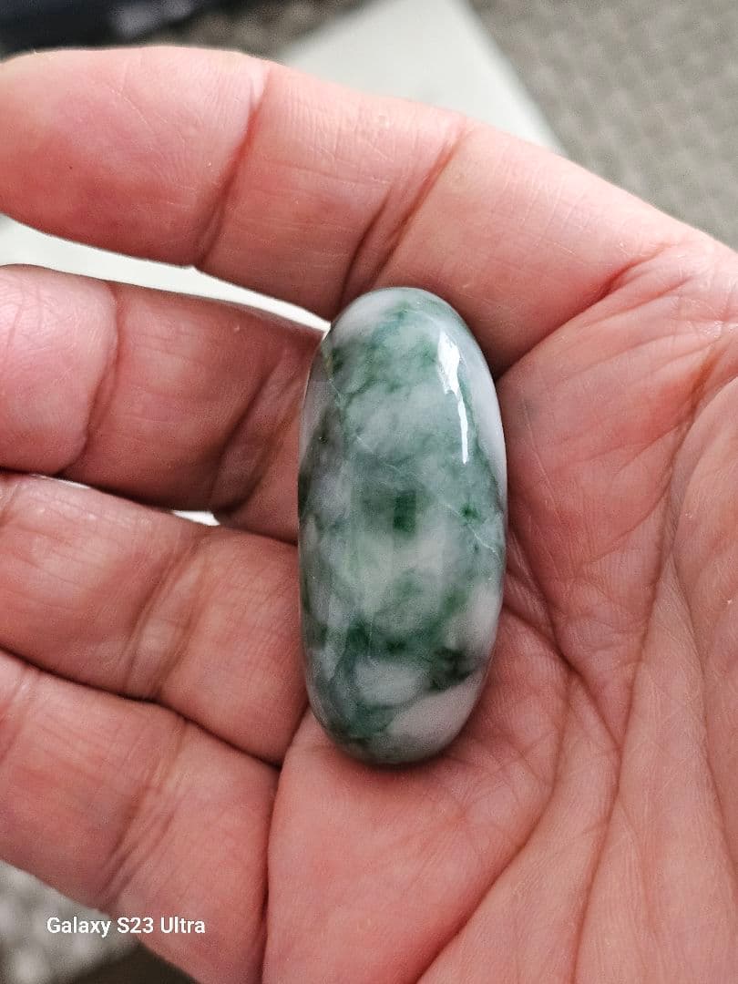 糸魚川翡翠　勾玉　４６mm　伝統工芸士作品