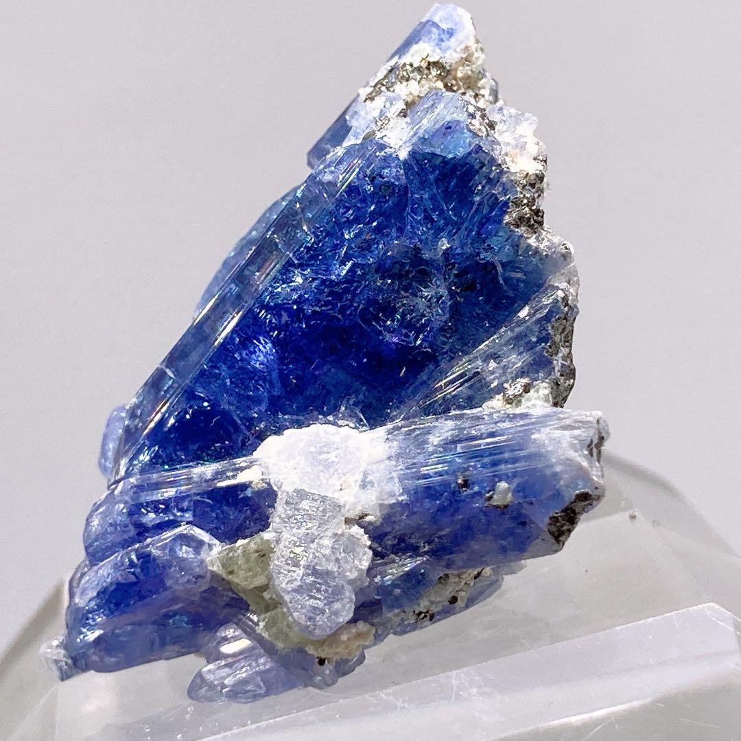 タンザナイト　原石　鉱物標本　天然石　102