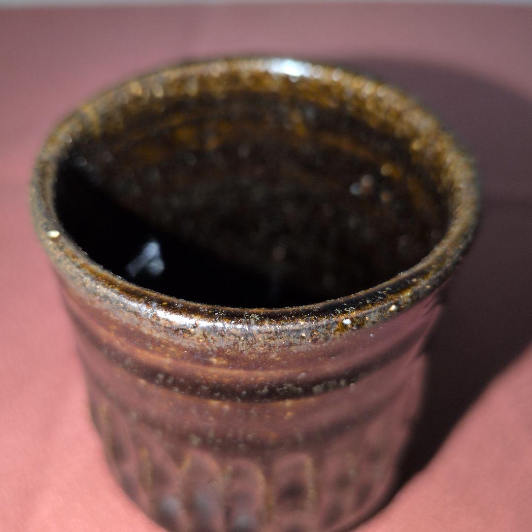 陶磁器　茶碗　湯呑み茶碗　筒茶碗　筒形　筒型　撥高台　端反り　陶印　銘款　古道具