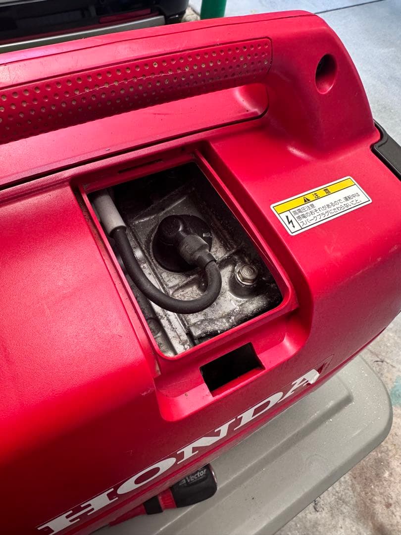 HONDA インバーター発電機 EU18i 発電機　キャンプ　現場　屋台　地震