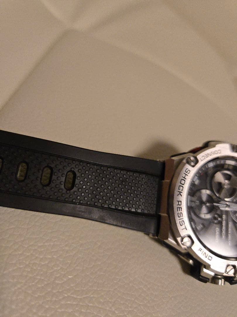 CASIO　G-SHOCK 　gst-b100