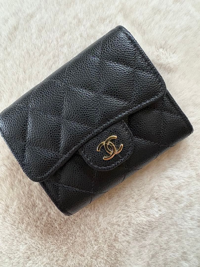 美品！CHANEL折り財布ブラック