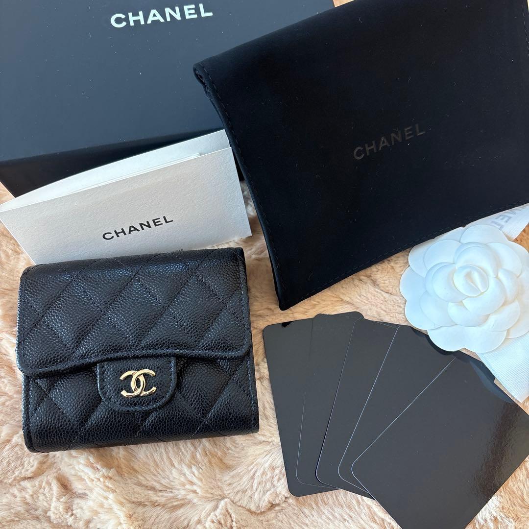 美品！CHANEL折り財布ブラック