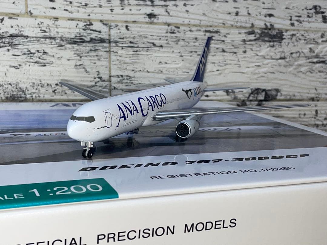 全日空商事 1/200 ANA ボーイング B767-300BCF JA8286