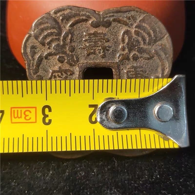 手工芸品の真鍮を模倣して子孫は栄えます背福寿康寧鑑賞してコレクションを贈ります