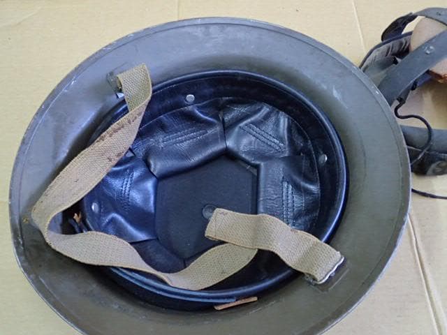 ミリタリー　アーミー　イギリス軍ヘルメット実物