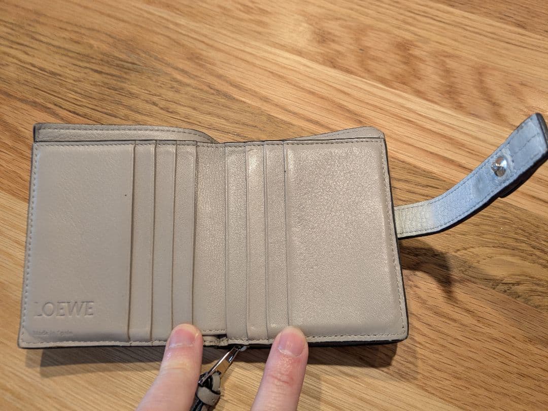 LOEWE 二つ折り財布 ライトグレー
