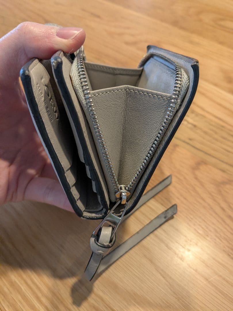 LOEWE 二つ折り財布 ライトグレー