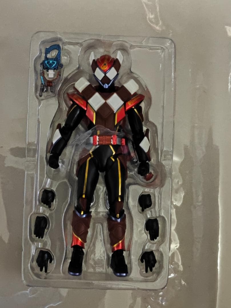 S.H.Figuarts仮面ライダーヴァレン【開封】仮面ライダーヴラム【未開封】