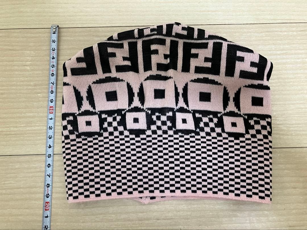 FENDI ニット帽　ピンク×黒