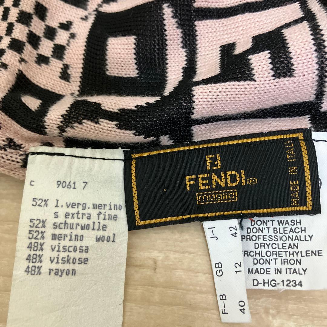 FENDI ニット帽　ピンク×黒