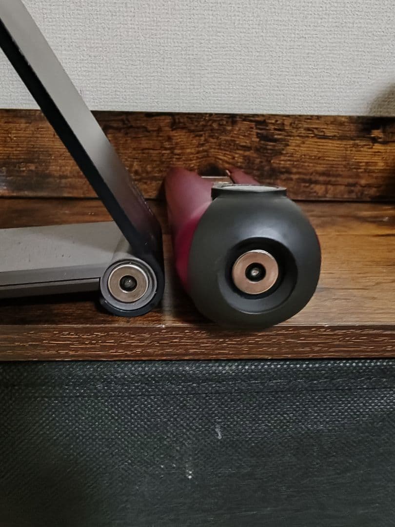 スリムデザイン ストレートヘアアイロン 210℃