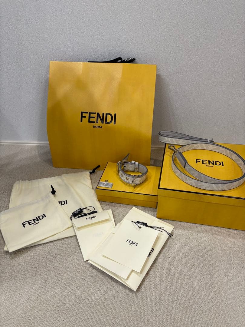 FENDI ズッカ柄 グレー レザー首輪スタッズ付き リード XS 2点セット