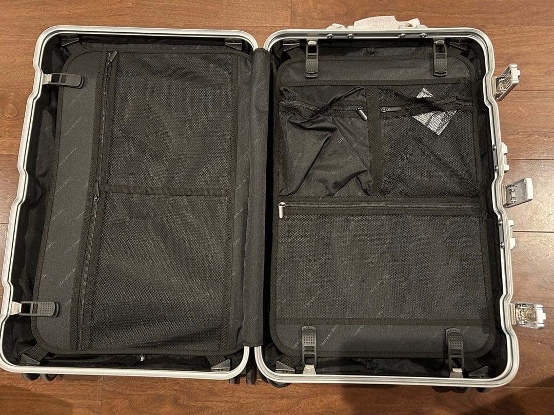 ⭐︎非売品⭐︎メルセデスベンツ キャリーケース シルバー 65L