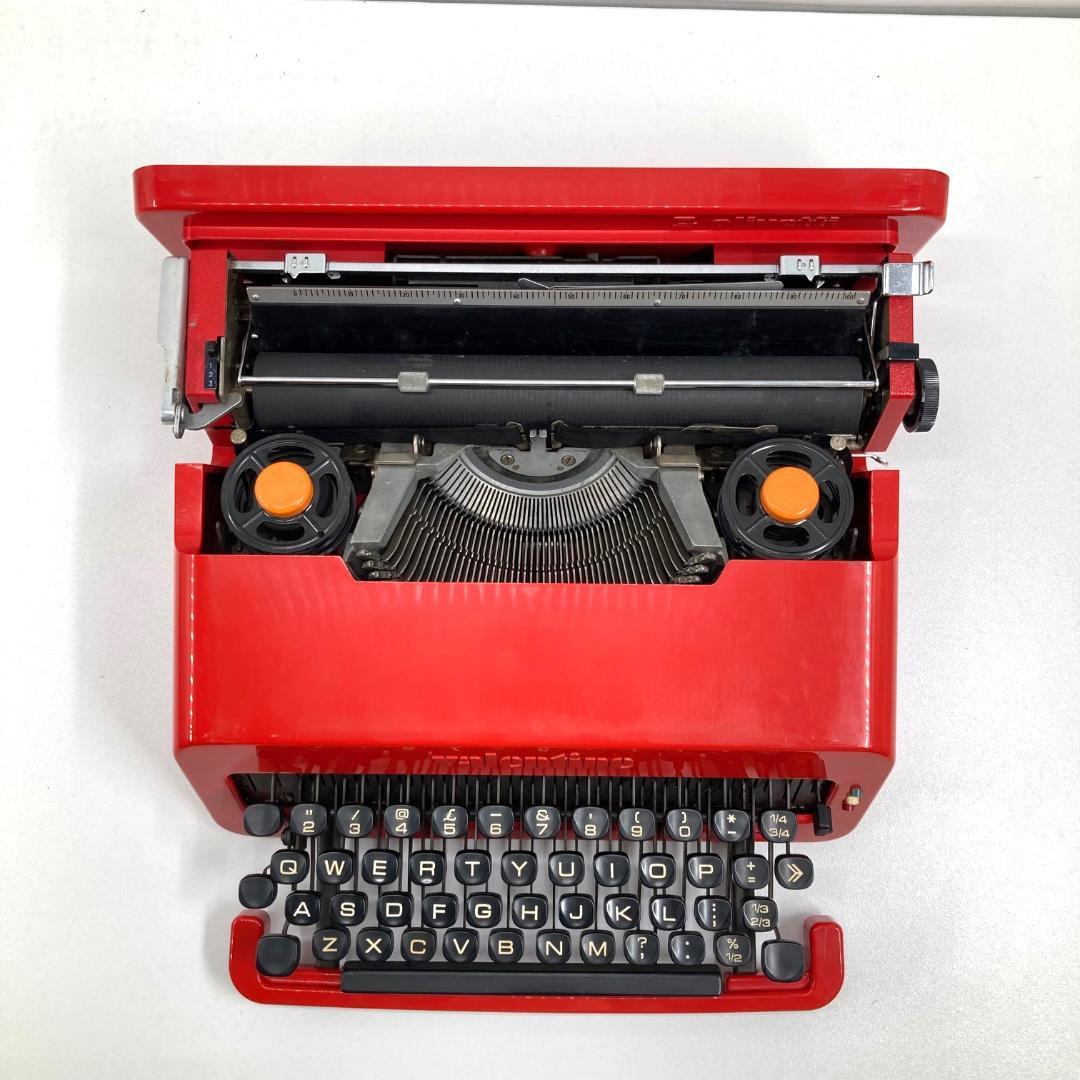 Olivetti　タイプライター　Olivetti Valentine　レッド