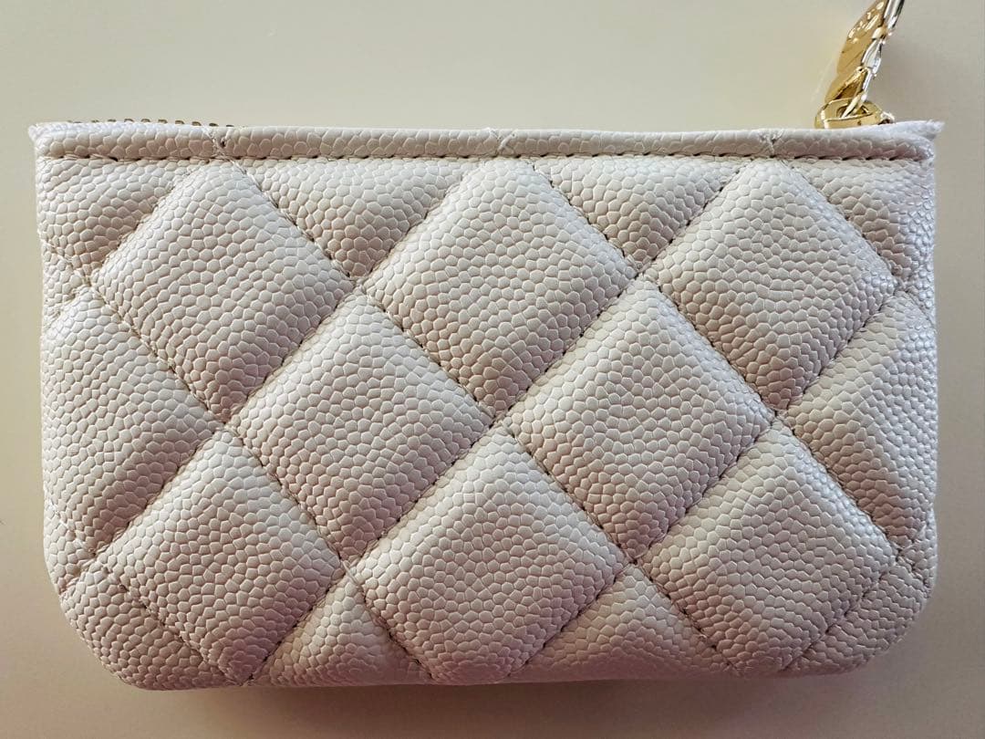 【新品・未使用】CHANEL ノベルティ キルティング ケース ホワイト