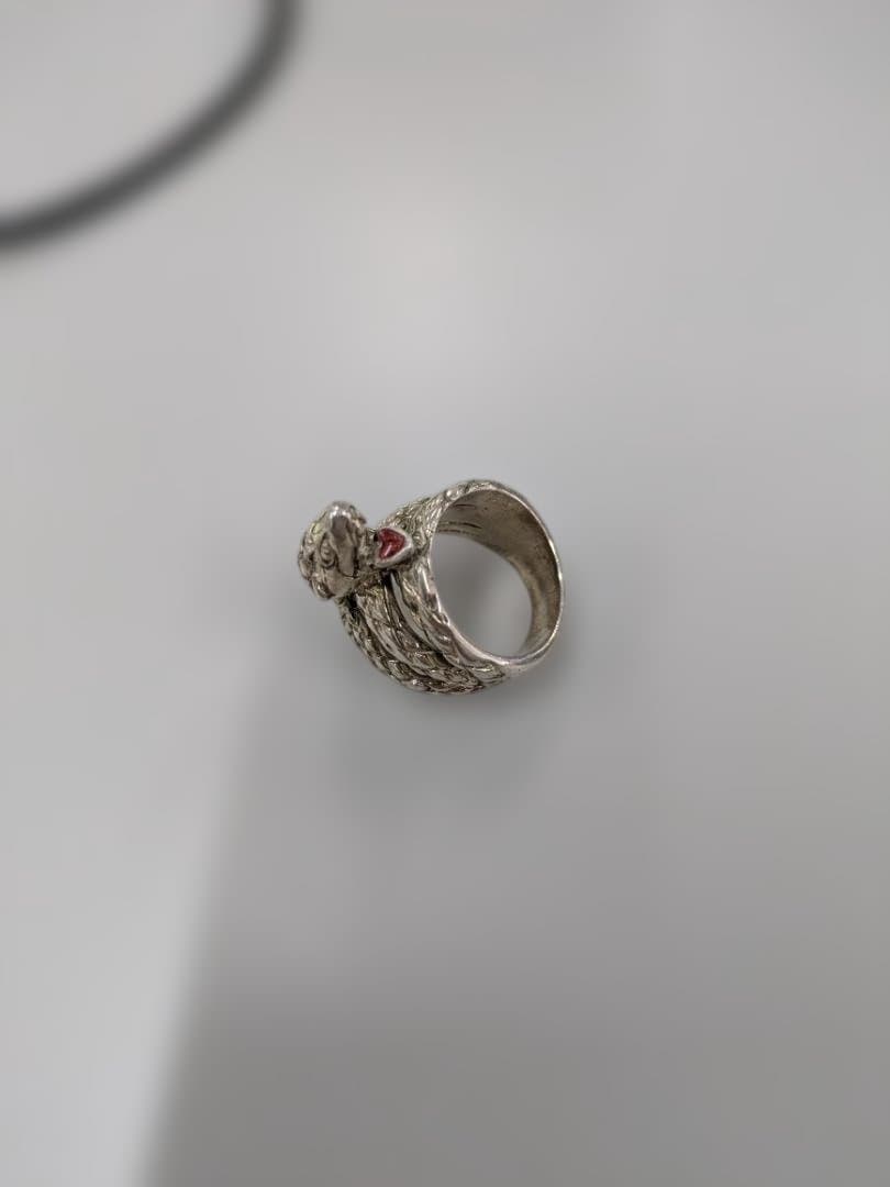 ヴィヴィアン・ウエストウッド スネーク リング