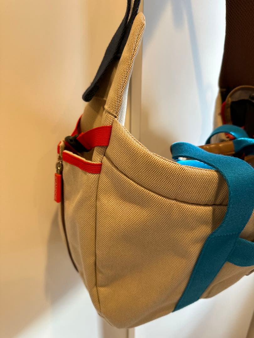 キャリーバッグ・スリング iCANDOR PEEK-A-BOO BAG (Melting Cream) L