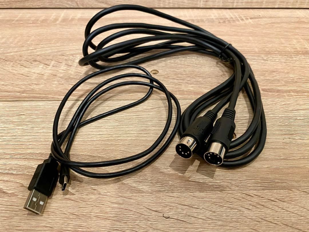 TASCAM US-2x2HR オーディオインターフェイス(新品同様おまけつき)